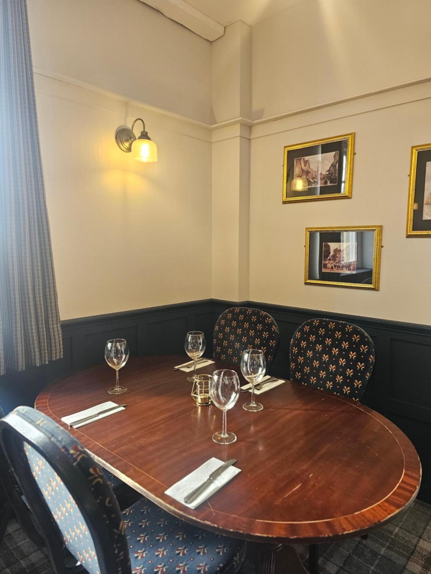 The Old Railway Hotel Porton 외부 사진